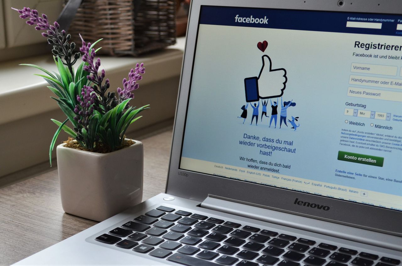 Comparing Facebook Ads and Google Ads performance results