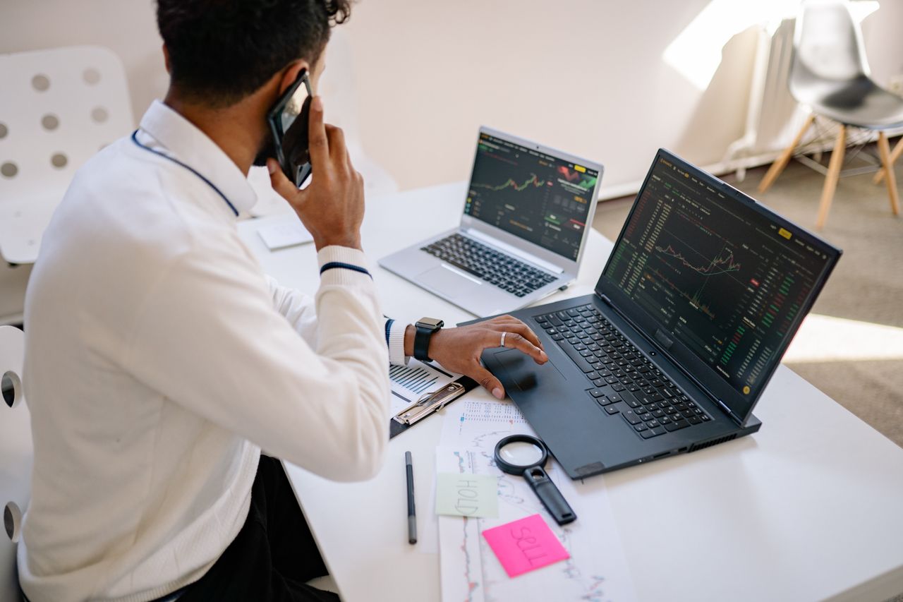 Comparing brokers beyond pricing and fees
