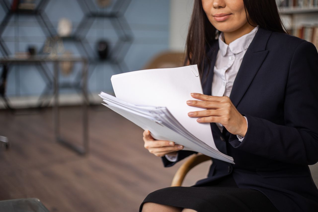 Professional organising business documents with document management software